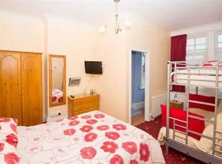 The Meltham 4*